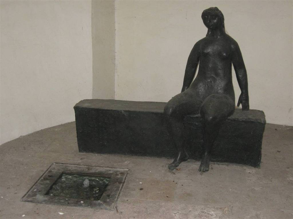 heinrich heine plastik und brunnen