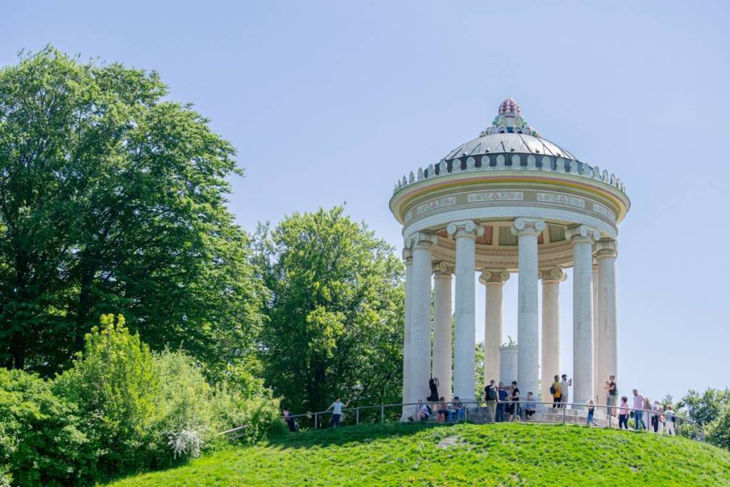 monopteros im englischen garten