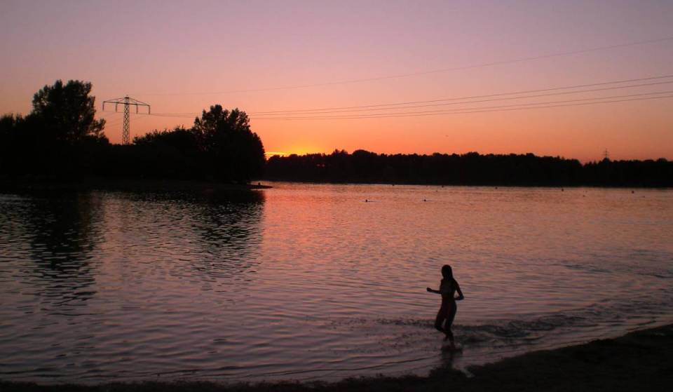 Not Lake Starnberg: Just 25 minutes from Marienplatz, you’ll find Feringasee—at 32 hectares, the largest swimming lake near Munich—which is home to one of Germany’s oldest windsurfing clubs