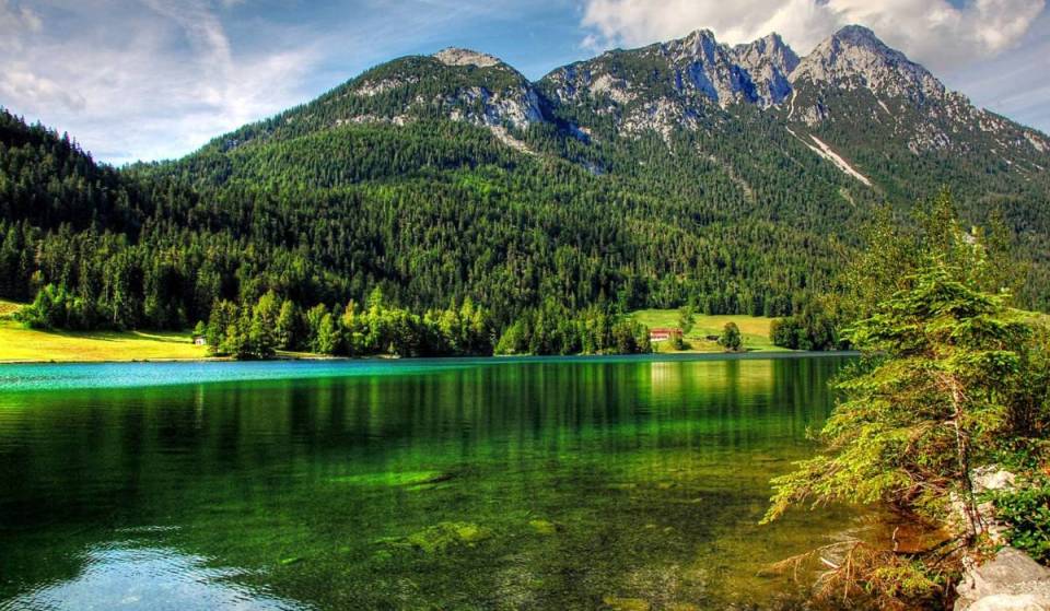 Nur 90 Minuten von München entfernt: Warum dieser Bergsee das perfekte Ziel für euren nächsten Wochenendausflug ist
