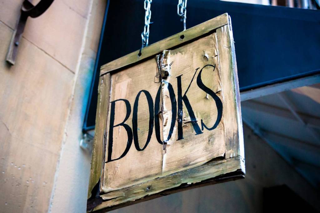schild mit aufschrift books