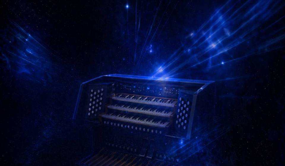 Orgelmusik, Elektrobeats und Projektionen: Filmkomponist Mathias Rehfeldt verwandelt die Erlöserkirche diesen Herbst in ein cineastisches Gesamtkunstwerk