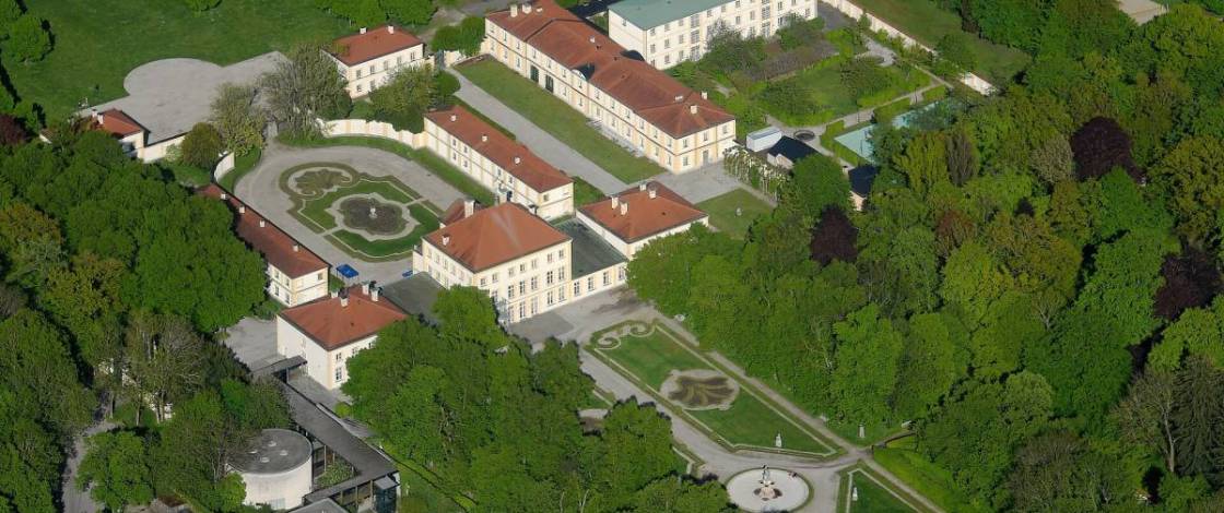 Im Münchner Südwesten liegt ein ehemaliges Jagdschloss mit Barockgarten, das den Spitznamen „Klein Nymphenburg“ trägt und demnächst für nur einen Tag kostenlos seine Pforten für euch öffnet