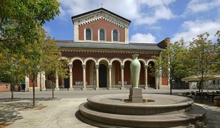 Mitten im Münchner Kunstareal liegt das ehemalige Hauskloster der Wittelsbacher, das König Ludwig I. 1835 gründete und in dem er und seine Frau Therese ihre letzte Ruhe fanden