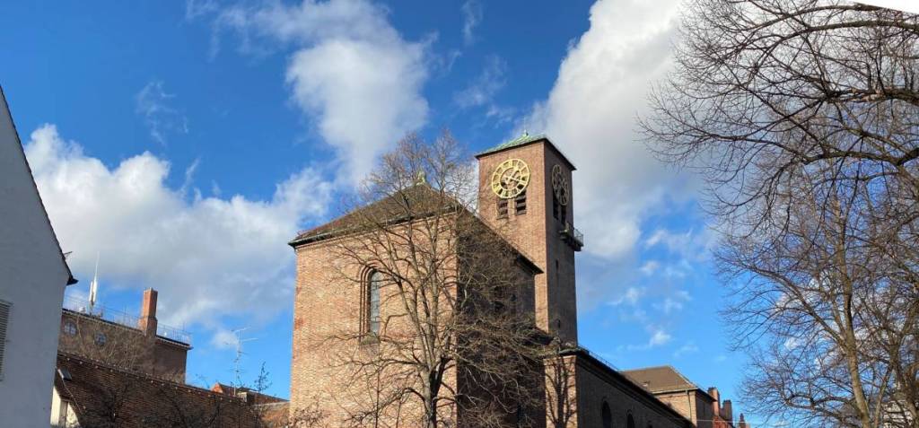 Auferstehungskirche Muenchen Aussenansicht