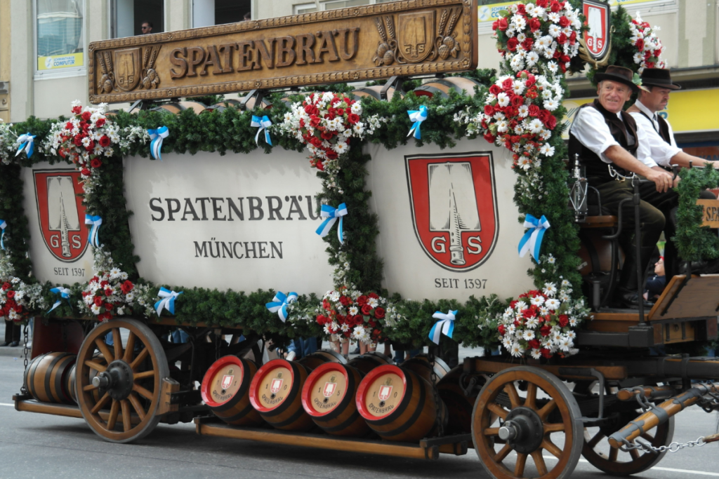 Bierwagen Festzug Oktoberfest