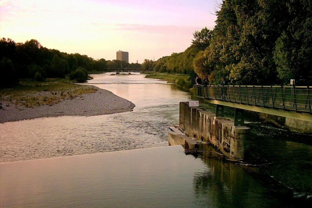 München Isar Marienklause nürdlich des Dükers