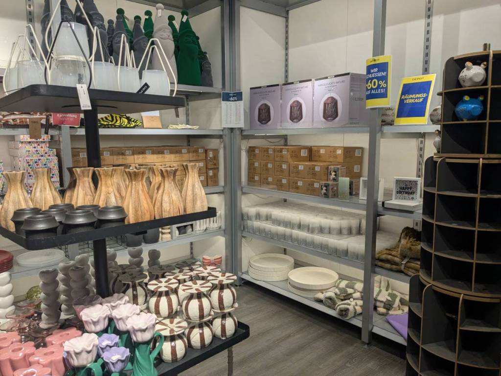 Article about the clearance sale at Depot in Tal