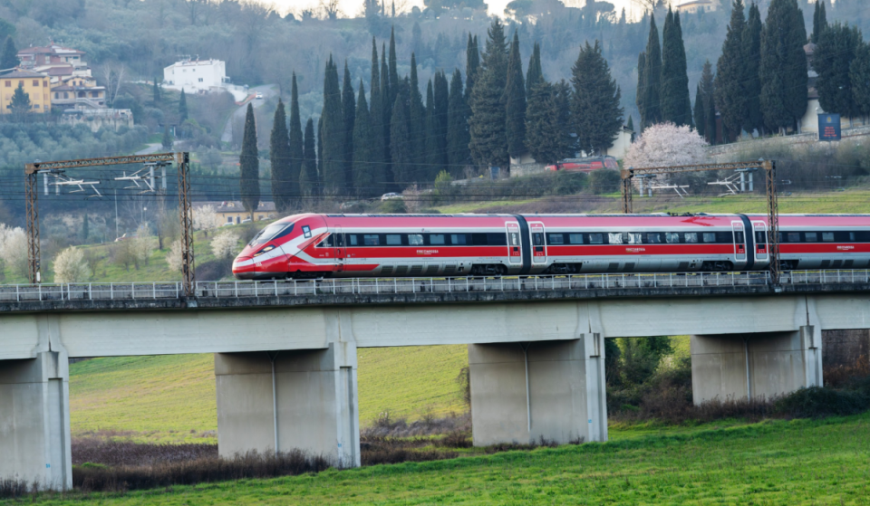 Starting in the summer of 2027, new high-speed trains will take you directly from Munich to Milan and Rome