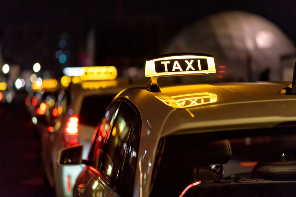 Taxis in der Nacht