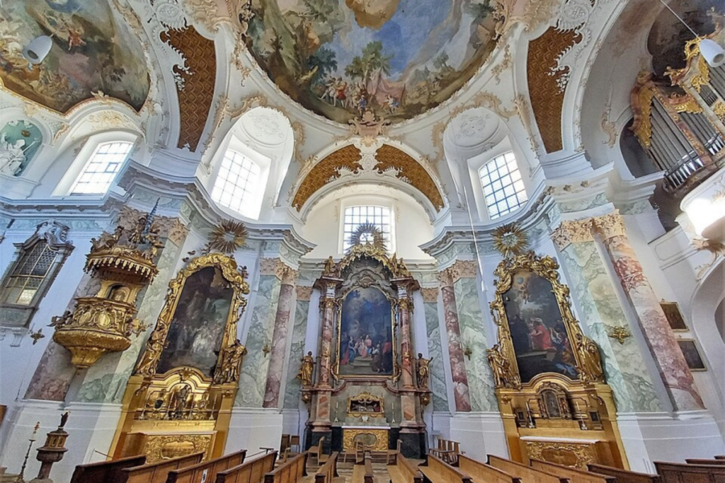 St. Michael Innenraum