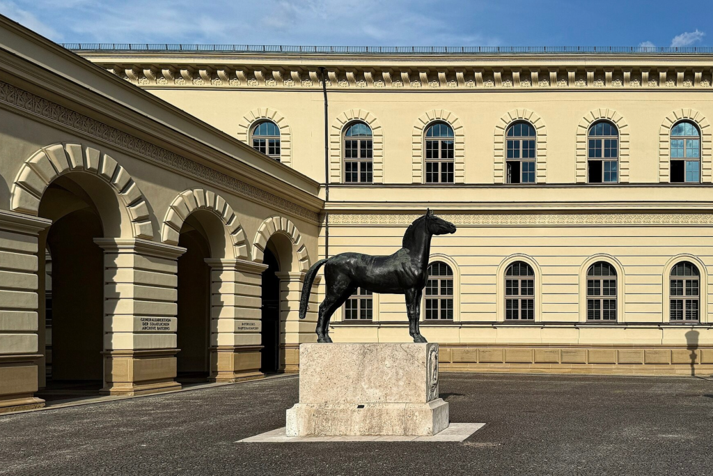 bayerisches hauptstaatsarchiv von außen