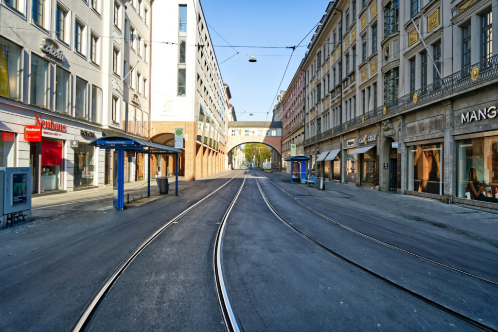 Tram stop on Theatinerstraße