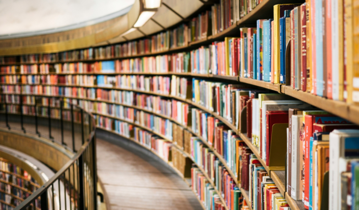 Das Event für Bücherwürmer: Freut euch bei Europas größtem Livestream-Festival auf zwei Abende mit euren Lieblingsautoren und Stars aus Literatur, Kultur & Musik