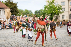 Das berühmte Mittelalter-Spektakel kehrt zurück: Die Bewerbungsphase für die Landshuter Hochzeit 1475 läuft auf Hochtouren und es sind über 2.500 Rollen zu besetzen!