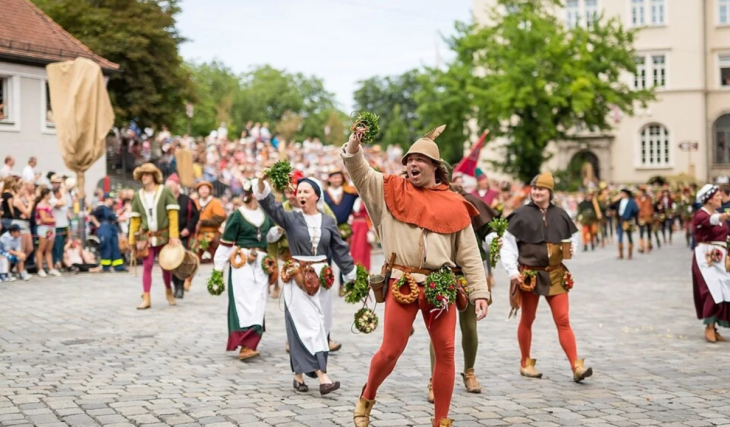 Das berühmte Mittelalter-Spektakel kehrt zurück: Die Bewerbungsphase für die Landshuter Hochzeit 1475 läuft auf Hochtouren und es sind über 2.500 Rollen zu besetzen!