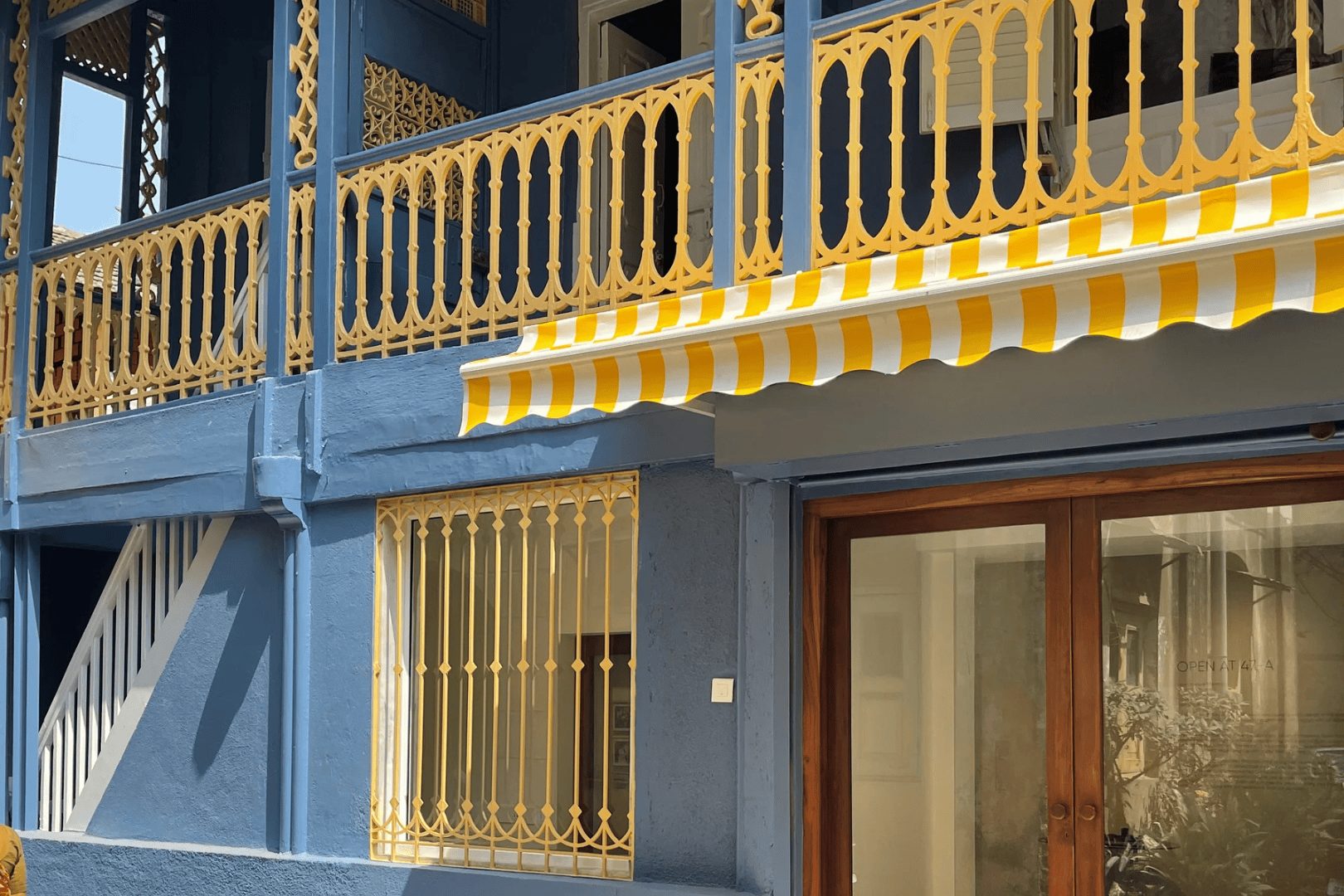 Art galleries date idea in Mumbai