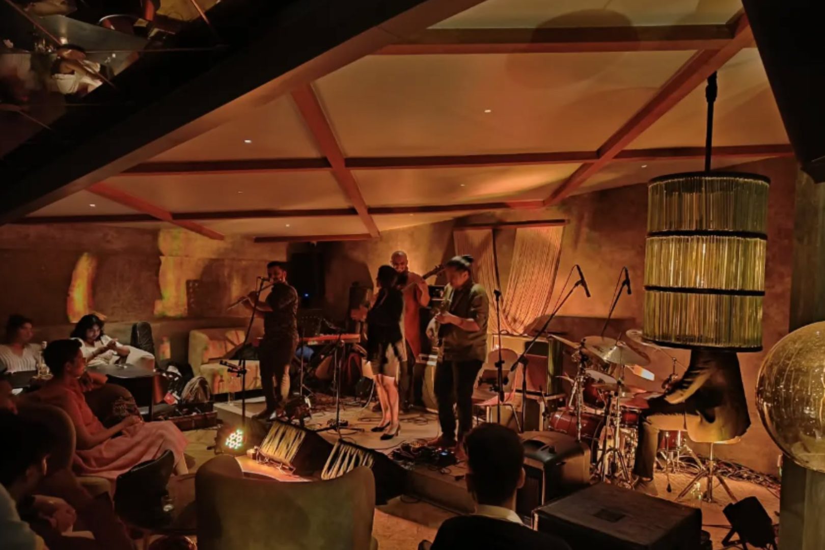 live music bars Mumbai
