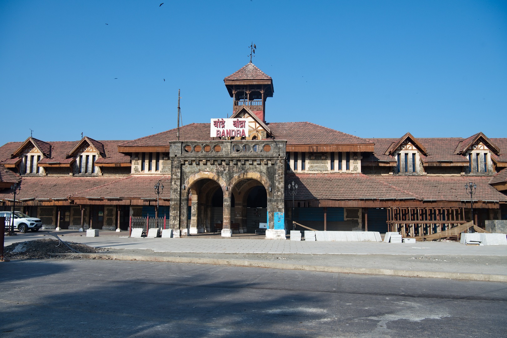 A view of Bandra Station in 2020 before restoration via Shutterstock