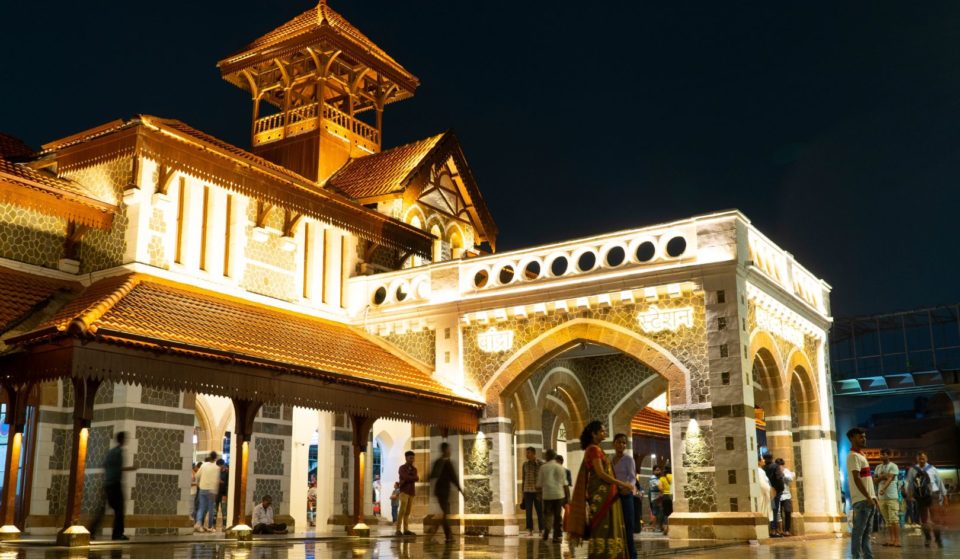 The Iconic Bandra Station Is Celebrating 160 Years With A Stunning Light And Sound Show This Weekend 