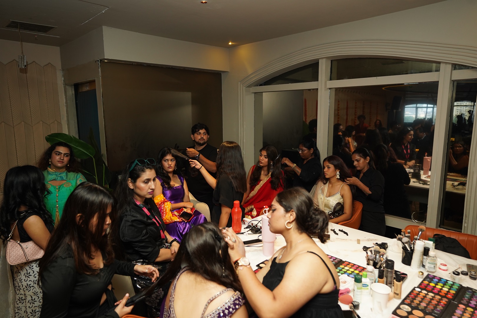 free make up and mehendi