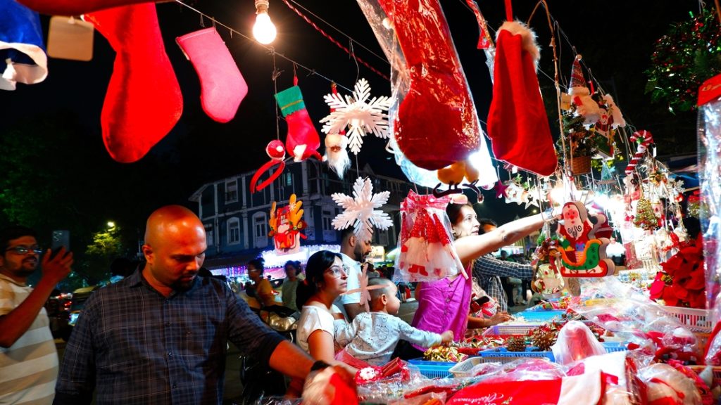 Christmas market - Walking guide to christmas in bandra