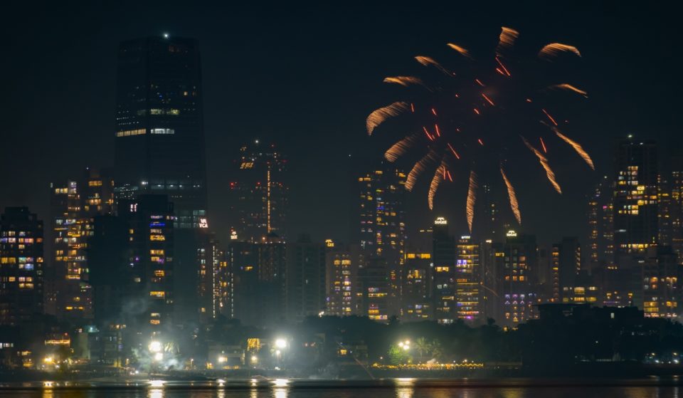 Complete Guide To New Year’s Eve In Mumbai: Fireworks, Timings, Transport, And Safety Tips