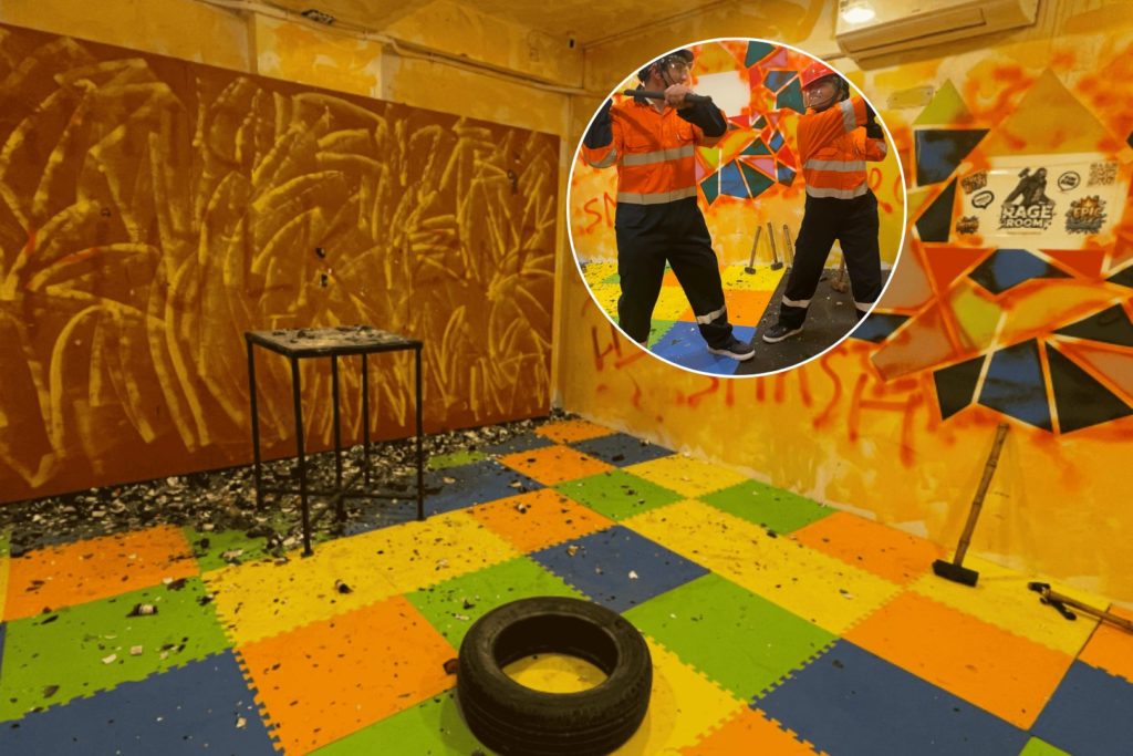 Blind date at Rage room in Delhi