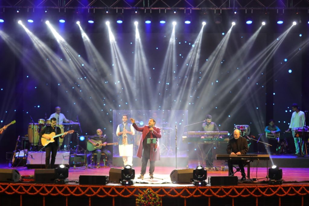 Shankar-Ehsaan-Loy on stage for the Raag-On Tour