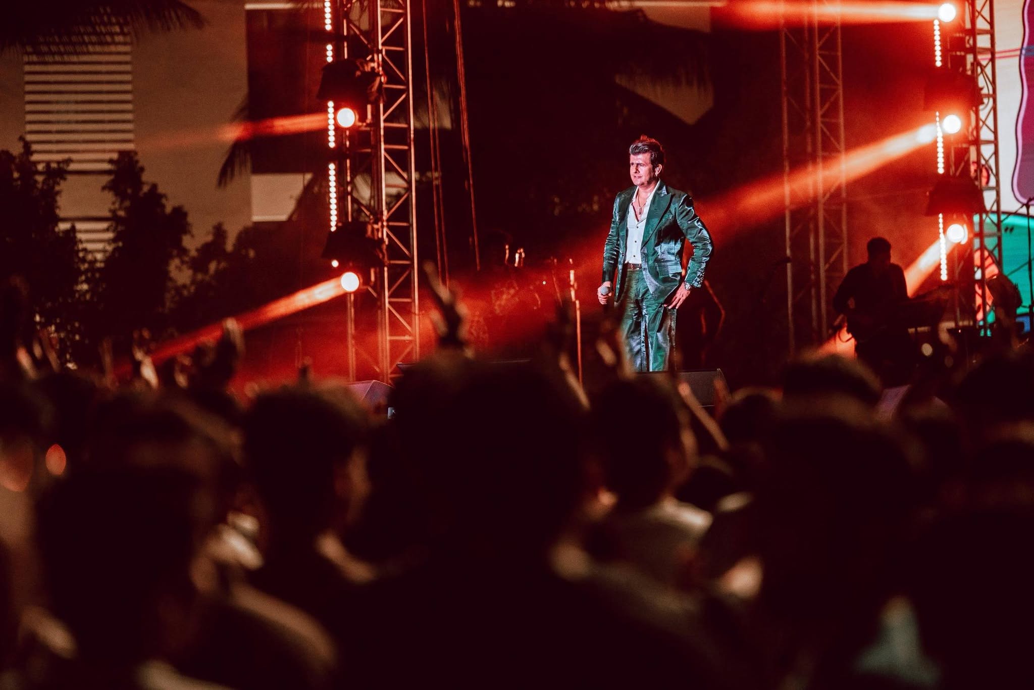 Sonu Nigam live