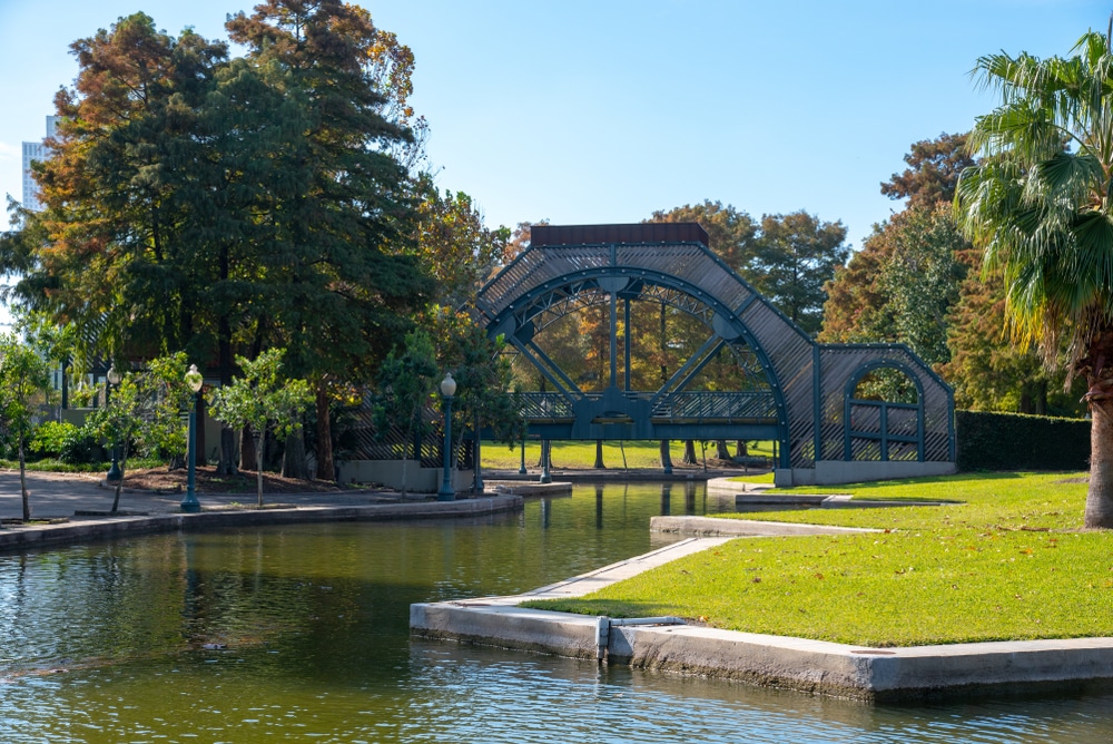 5 Of The Prettiest Parks In New Orleans That Are Perfect For Soaking Up
