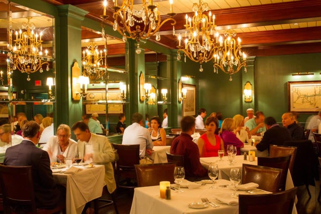 10 Sizzling Steakhouses In New Orleans With The Juiciest Steaks
