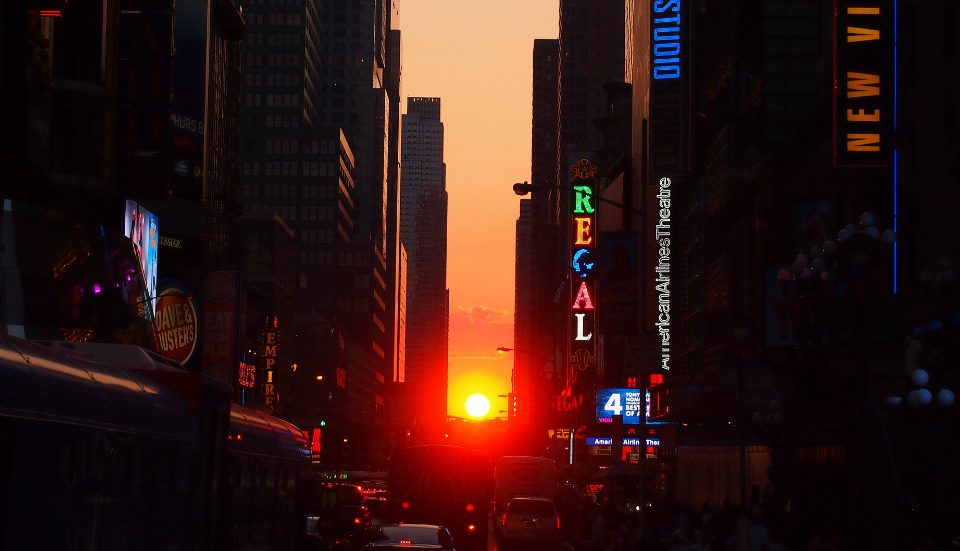 First Manhattanhenge Of 2021 Dazzles New Yorkers With A Stunning Sunrise This Week