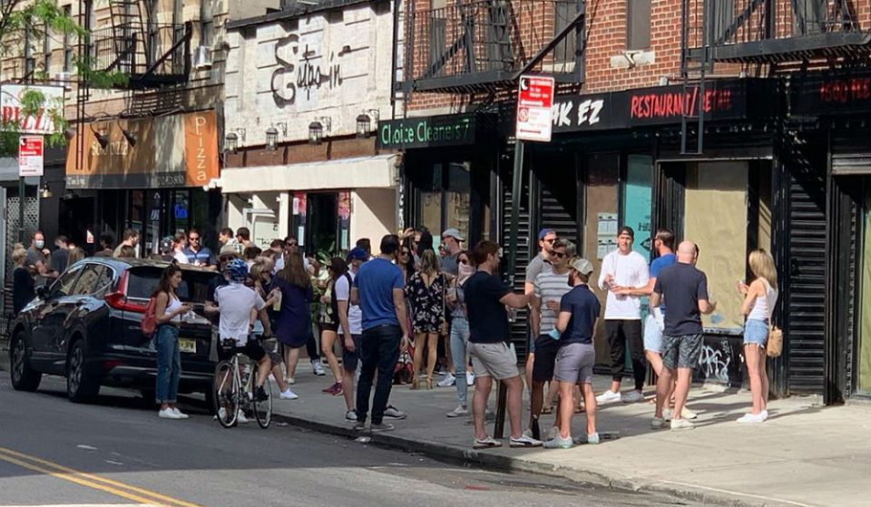 New Yorkers Crowd Take-Out Bars & Restaurants Over The Warm Weekend
