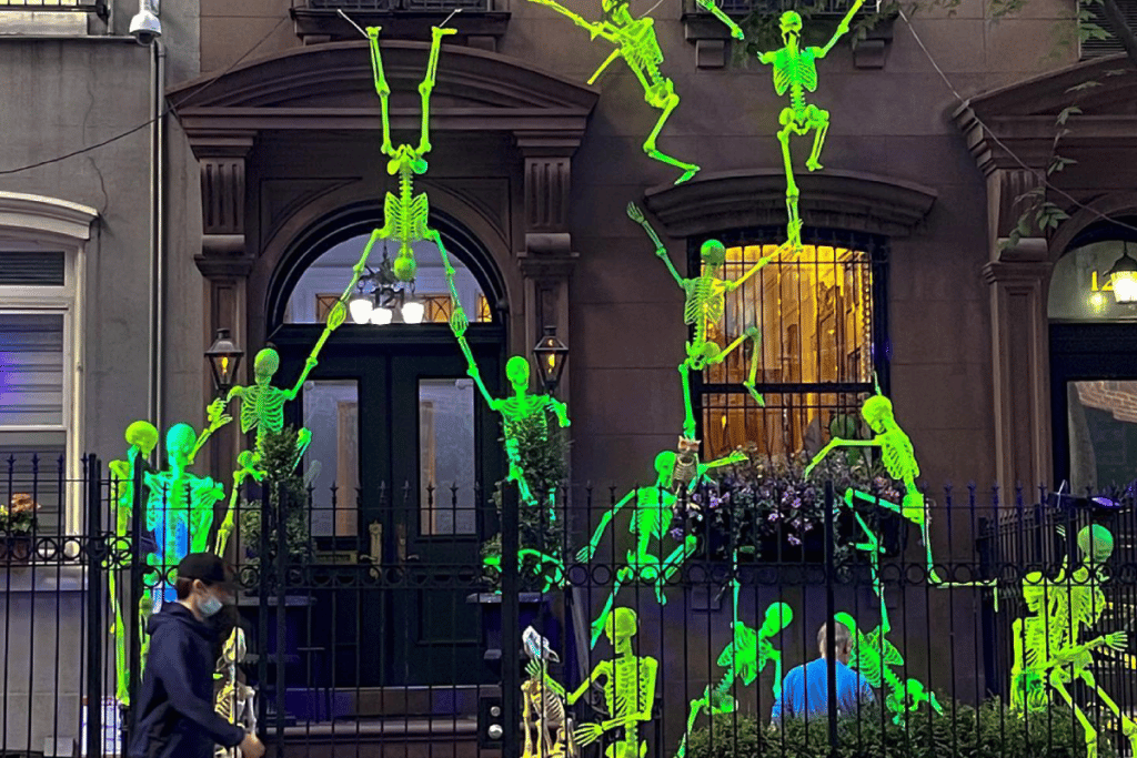 Here's Where To Find The BestDecorated Halloween Houses