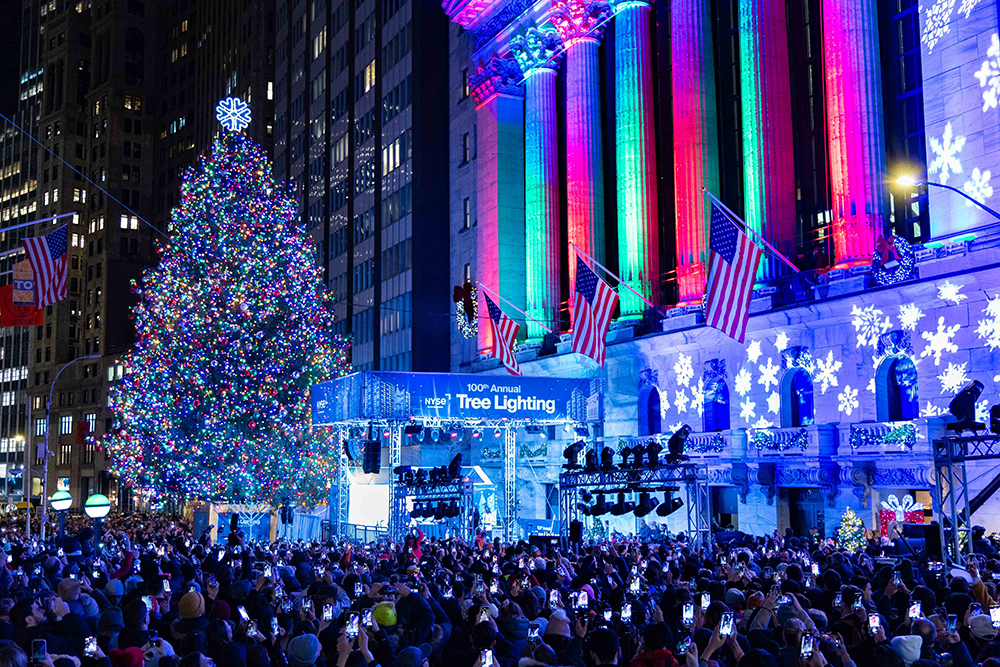 The New York Stock Exchange Celebrates The 100th Annual NYSE Holiday Tree Lighting  The New York Stock Exchange welcomes featured artists and partners of The 100th Annual NYSE Holiday Tree Lighting, today, Thursday, November 30, 2023. To honor the occasion, Denis Leary, in honor of the FDNY, and recording artist Mary J. Blige, joined by Lynn Martin, NYSE President, ring The Closing Bell®.  Photo Credit: NYSE