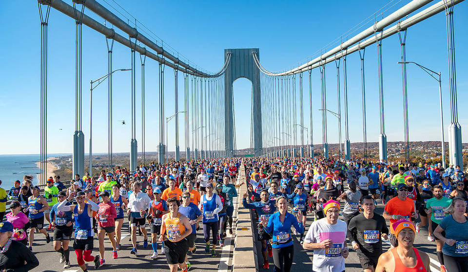 La maratona di New York con quasi 60.000 corridori è stata la più grande della storia per il secondo anno consecutivo