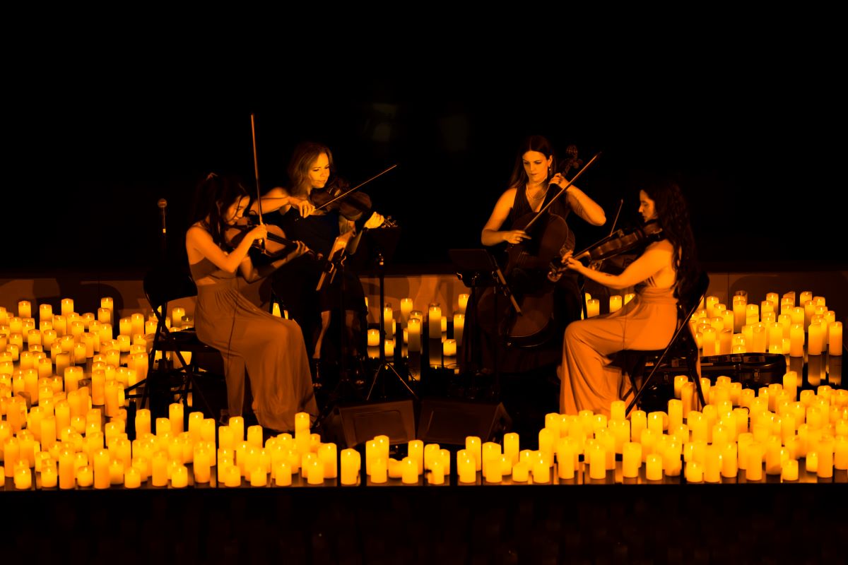 Enjoy NYC’s Stunning Candlelight Tribute To Taylor Swift