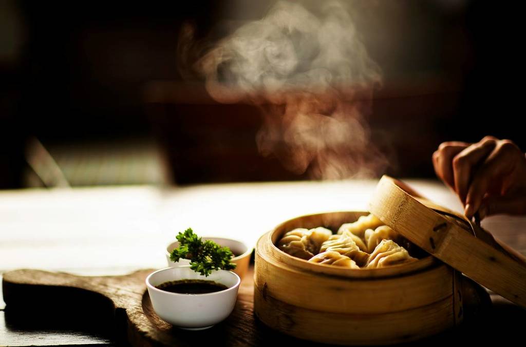 Steamed dumplings with soy sauce