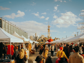 Ya está aquí oficialmente el calendario de ferias callejeras de Nueva York para 2026: todos los mercados gastronómicos, desfiles y bazares que no te puedes perder este año