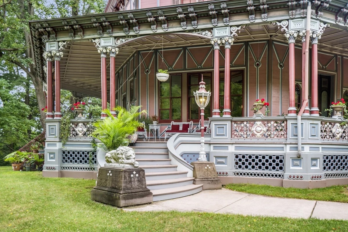 This Whimsical Octagon-Shaped House Is Only A 1 Hour Trip From NYC ...