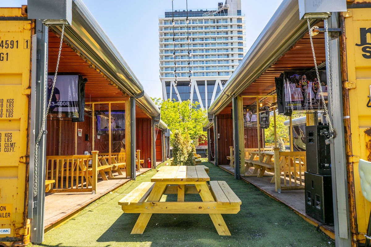 Watch U.S. Open tennis matches in NYC at these fun spots