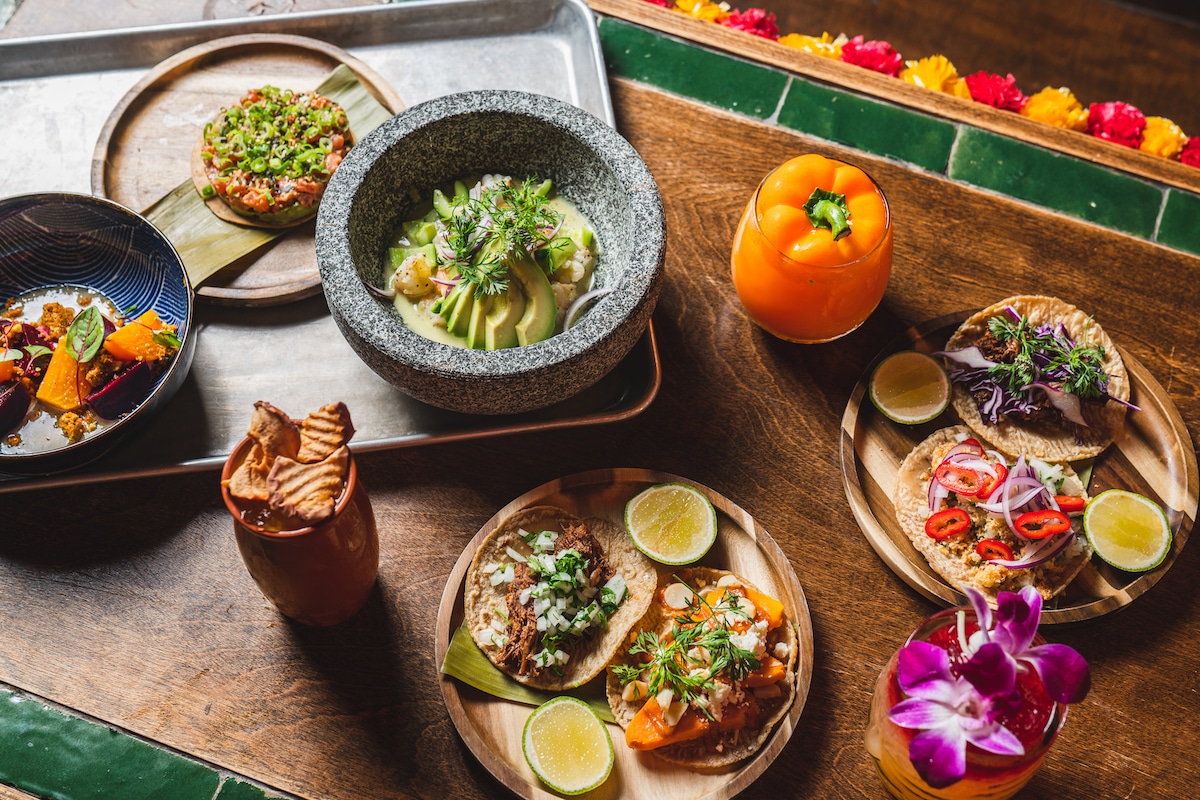 Honor Dia De Los Muertos At The Garret Coctelería