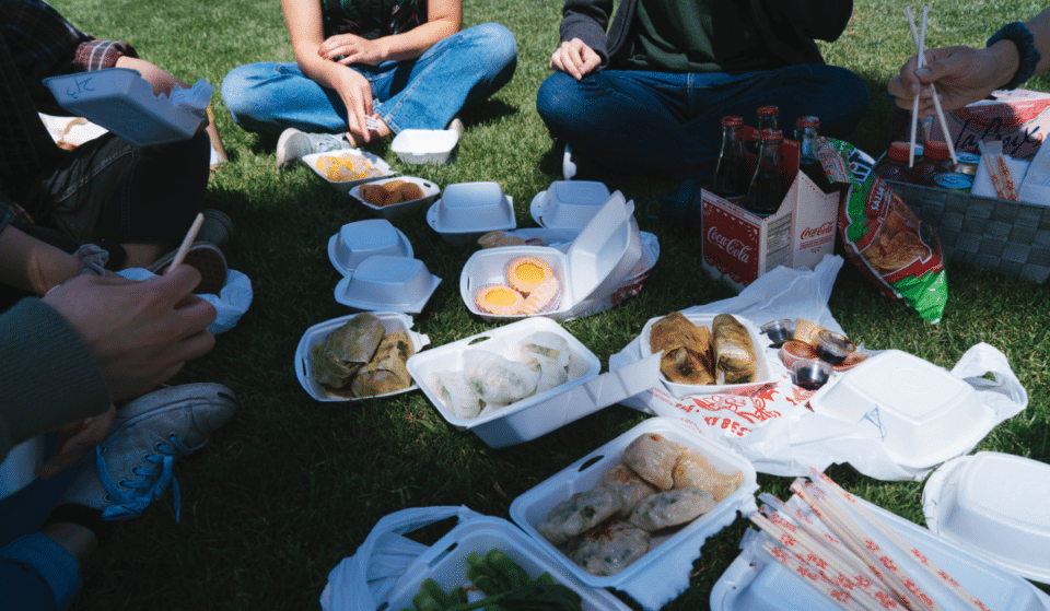 Plastic Utensils &#038; Condiment Packets Are Officially Banned From Takeout Bags