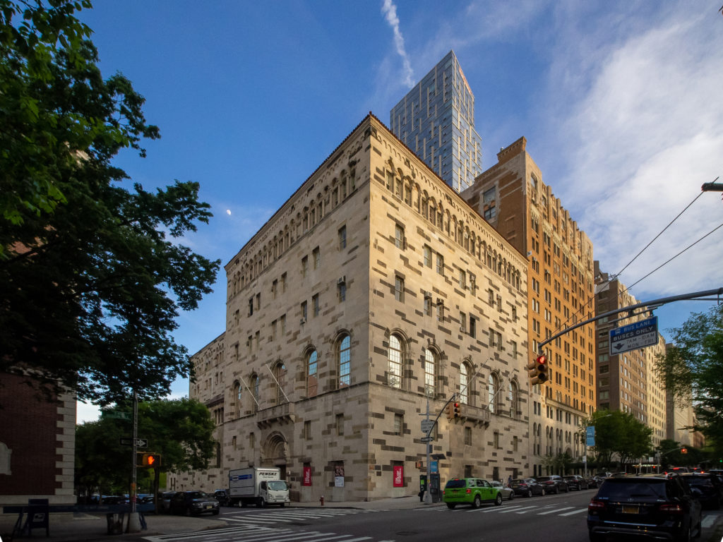 10+ Most Beautiful And Best Libraries In NYC (2025)