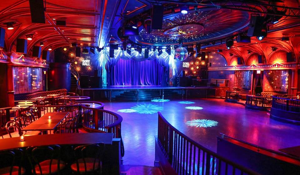 A menos de 5 minutos da Times Square: Conheça o histórico Sony Hall que abriga os shows mais exclusivos de Nova York