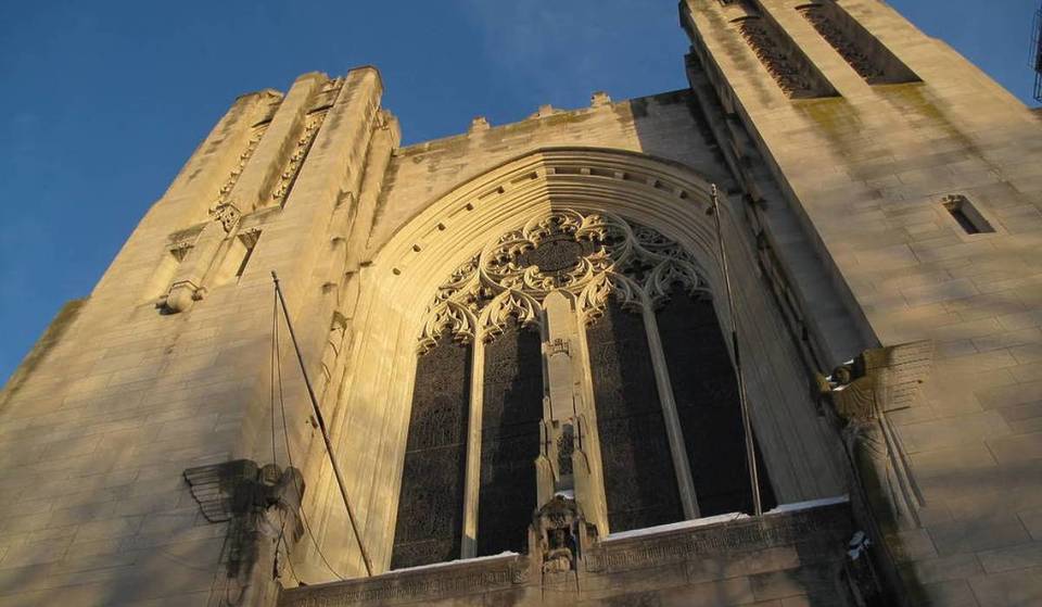 Entdecke New Yorks „himmlisches” Art-déco-Wahrzeichen, das versteckt an der Fifth Avenue liegt und sich wie eine andere Welt von Manhattan anfühlt.