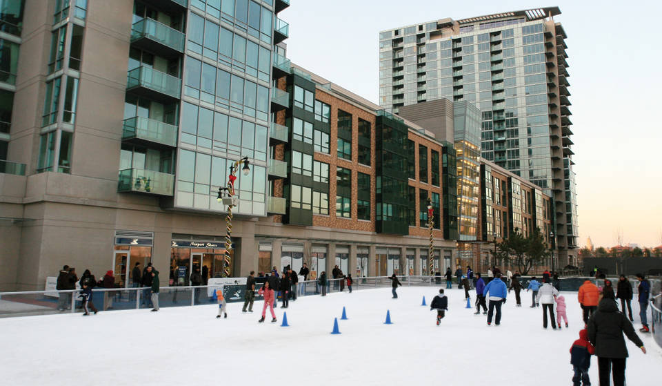 Jersey City’s Only Outdoor Skating Rink Offers Stunning NYC Skyline Views