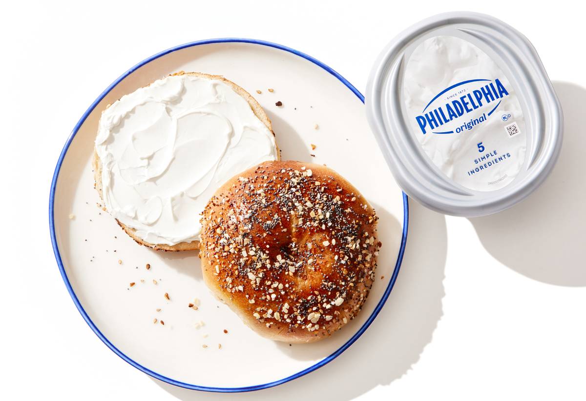 this-bagel-shop-is-serving-no-hole-bagels-for-a-limited-time