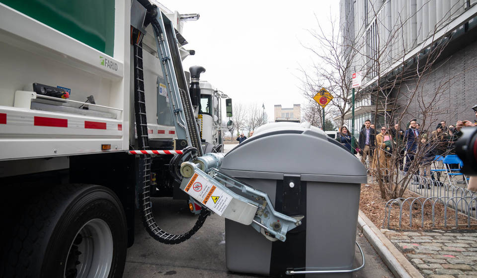 NYC Has Unveiled A New Side-Loading Garbage Truck